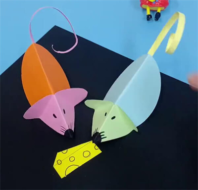 亲子手工-用 纸张制作老鼠