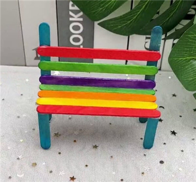 用冰棍棍制作长椅