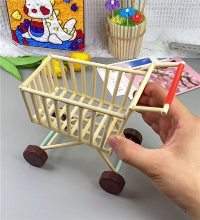 亲子手工 - 用一次性筷子制作手推车