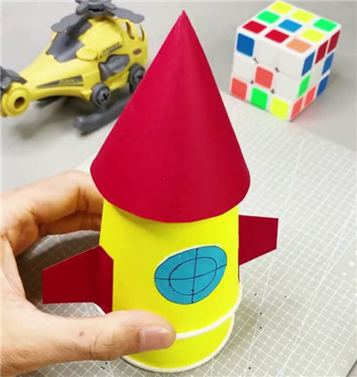 亲子手工 - 用纸杯制作火箭