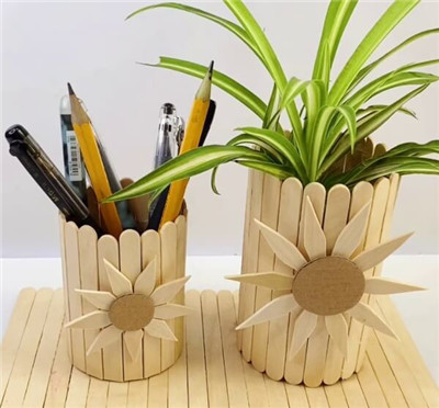 用冰棍棍制作笔筒和花瓶