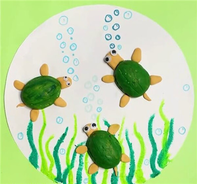 用核桃壳制作海龟贴画
